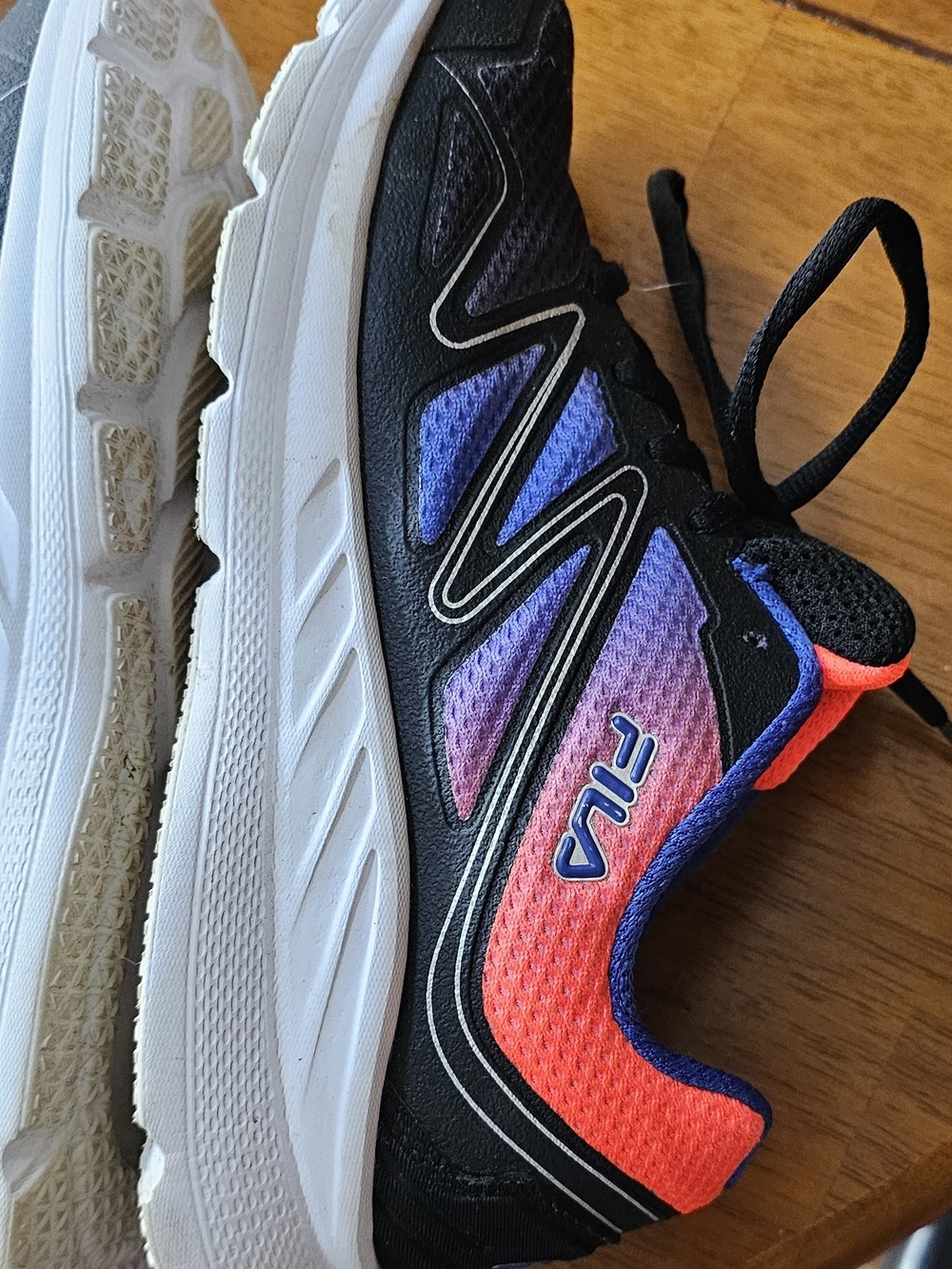 Fila Panorama 9 Sneakers Memory Foam Lace Up Low Top Running Athletic Trainers